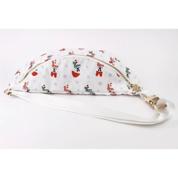 Cakeworthy Mickey & Minnie Scented Fanny Pack Belt Bad with Snowmen NWT - Picture 3 of 11